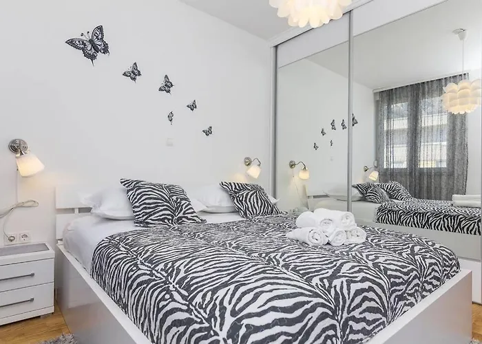 Deluxe Beni Makarska, 4 Person Sea View Макарська