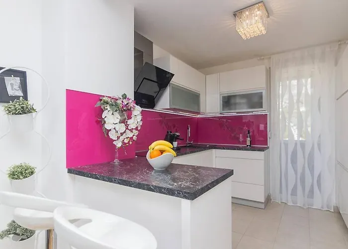 Deluxe Beni Makarska, 4 Person Sea View Апартаменти Макарська