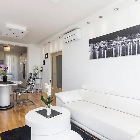 Apartamento Deluxe Beni Makarska, 4 Person Sea View *