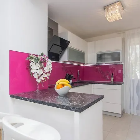 Deluxe Beni Makarska, 4 Person Sea View アパート マカルスカ